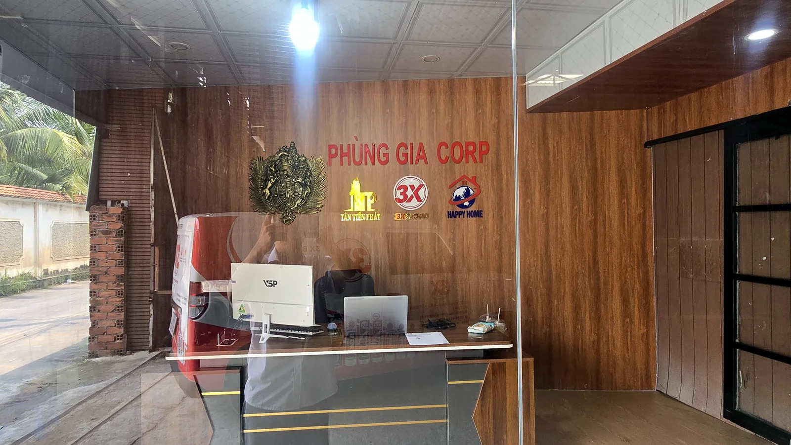 Quầy tiếp khách tại văn phòng công ty